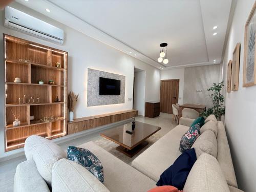 Cosy Patio sunny 2BR - new building - near oasis train station, Casablanca (fotografie 2)