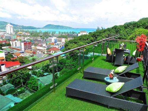 Emerald Patong 2 bedrooms Apartment with Terrace # 803 เอมเมอรัล ป่าตอง 2 เบดรูม อพาร์ทเม้นท์ วิธ เทอร์เรส #803