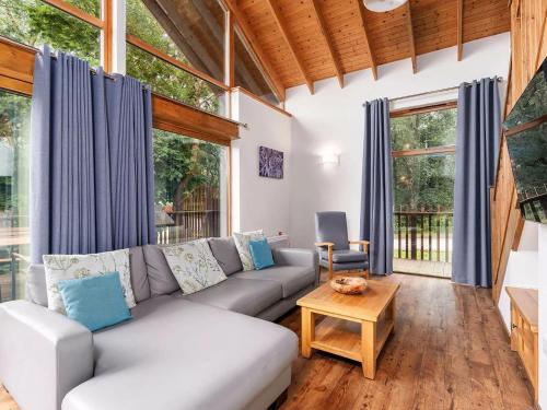Deerpark Cabins, Cornwall - Forest Holidays in St Pinnock