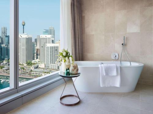 Sofitel Sydney Darling Harbour - image 4