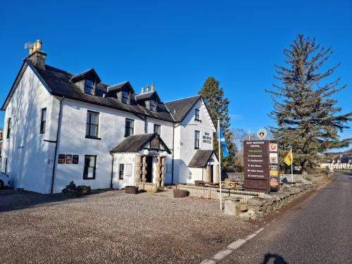 Roy Bridge Hotel, Fort William