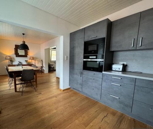 Ruim Familiehuis - 10 pers - Nabij Cochem-Zell, De Moezel & Calmont Klettersteig in Kliding