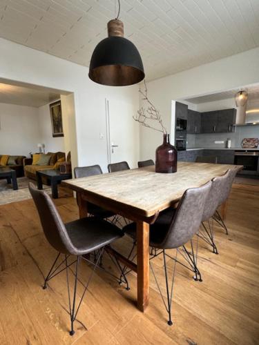 Ruim Familiehuis - 10 pers - Nabij Cochem-Zell, De Moezel & Calmont Klettersteig in Kliding