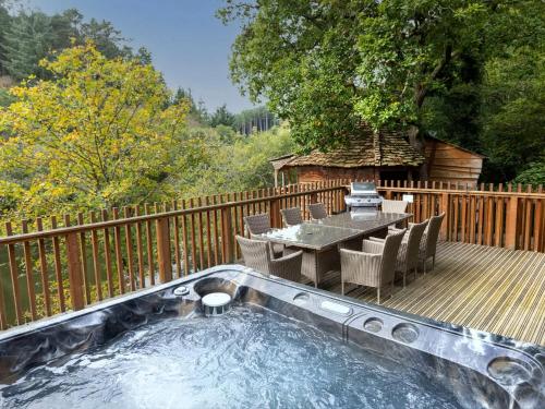 Deerpark Cabins, Cornwall - Forest Holidays in St Pinnock