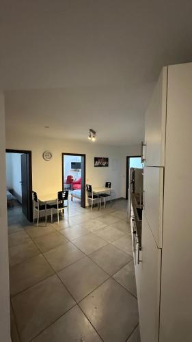 3 bedrooms, 7 beds