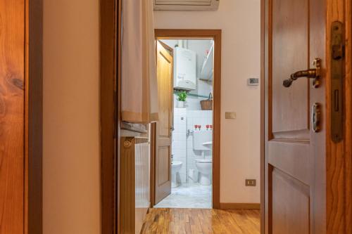 Ванна кімната, L' angolo del tempo by Holiday World in Ареццо