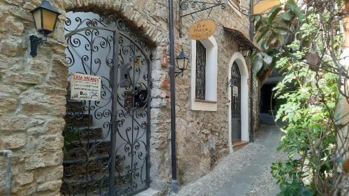 Hotelli välisilme, ''SAPORE DI PROVENZA'' tra Mare e Ulivi in Terzorio