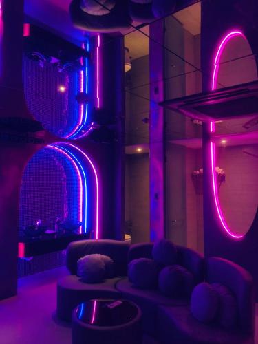 Szórakozási lehetőségek, Dazi Signature near Képzőművészeti Múzeum