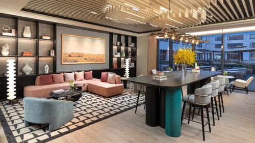 Exterior view, Holiday Inn Shanghai Pudong Airport By IHG in Pudong Int'l Airport and New District