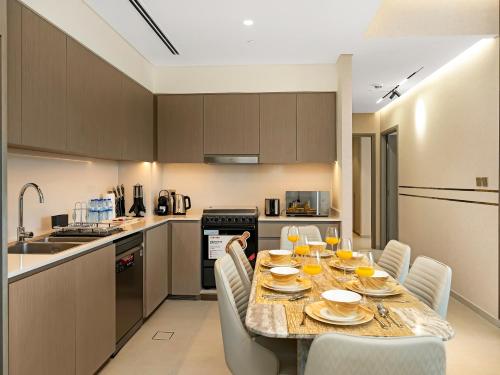 Skyline Serenity Holiday Home I Crown Jewel 2 Bedroom Apartments I Iconic Burj Khalifa and Fountain Views I Free Parking, Gym, Pool, Wi-Fi and PS5, Dubái (foto 5)