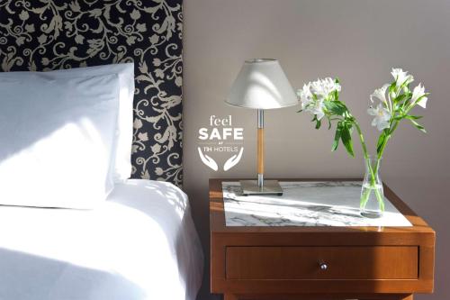 Standard Double or Twin Room image 2