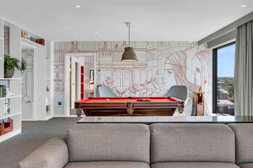 Radisson RED Hotel Glasgow - image 3