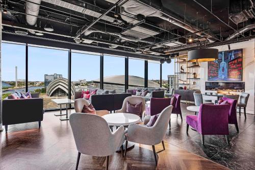 Bar/lounge, Radisson RED Hotel, Glasgow in West End