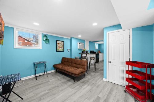 Charming Stay- Bottom Unit in Lou Arts District detail