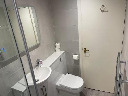Wildings Hotel - image 4