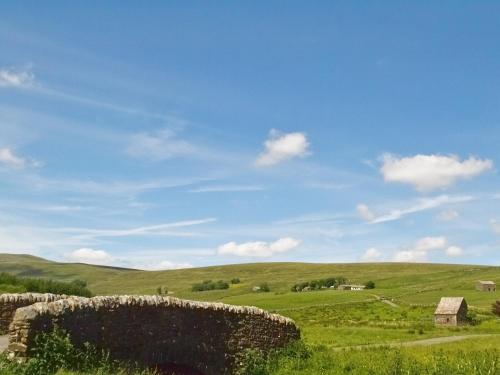 Exterior view, Barker Knott Farm Cottage in Storrs
