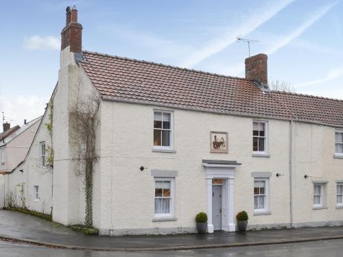 Exterior view, The Dun Cow in Bishop Middleham