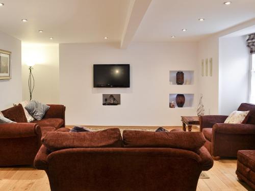 Exterior view, The Dun Cow in Bishop Middleham