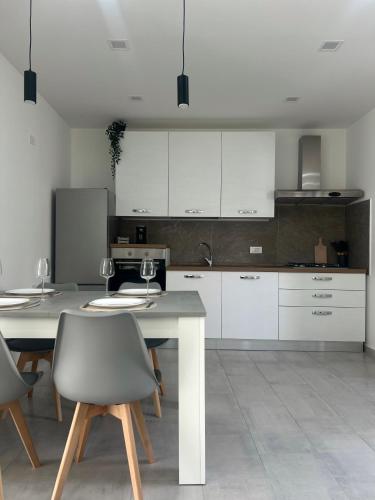 Kitchen, Villa Leonessa in Tremestieri Etneo