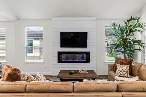 Lakin it Easier in Cottonwood Shores, USA
