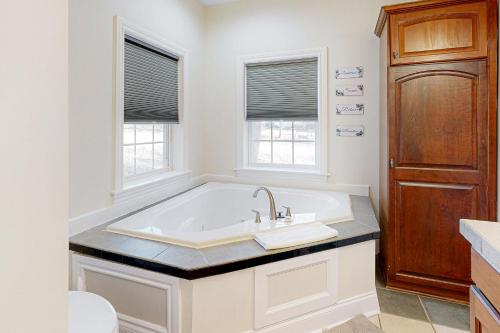 Lake Escape Getaway Lake Escape Getaway