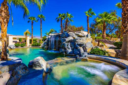 Cool Pool Retreat in Bermuda Dunes (CA)