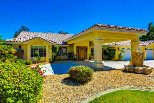 Cool Pool Retreat in Bermuda Dunes (CA)