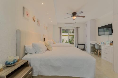 Cancun Hotel Zone -2 Br Beachfront, Bright And Spacious - Cancún