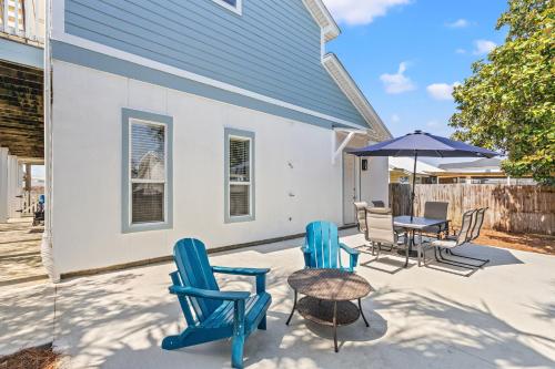 Beach House – Spacious 4BR Retreat with Gulf Views & Observation Deck!