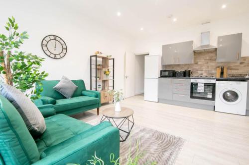 Contemporary 3 Bed Apartment in Southsea gîte à louer Canoe Lake