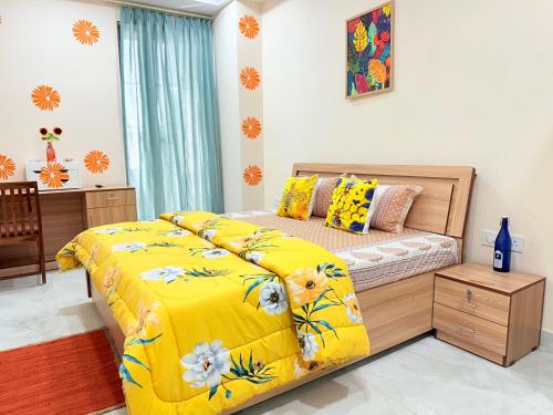 Bumble bee Jaipur