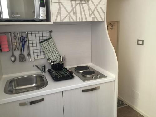 Küche, Hotel Holiday near Fontana del Nettuno