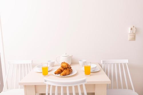 AD HOMES - image 12