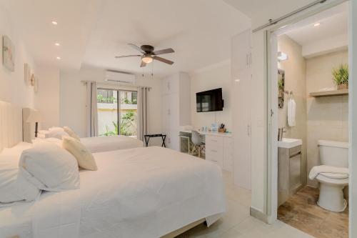 Cancun Hotel Zone -2 BR Beachfront, Bright and Spacious, Cancún (photo 8)