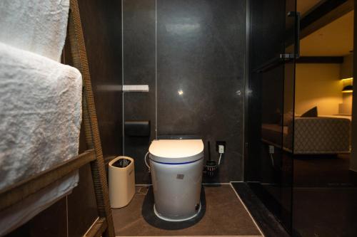 Budget Double Room image 6