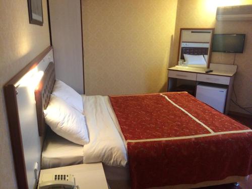 Double Room image 6