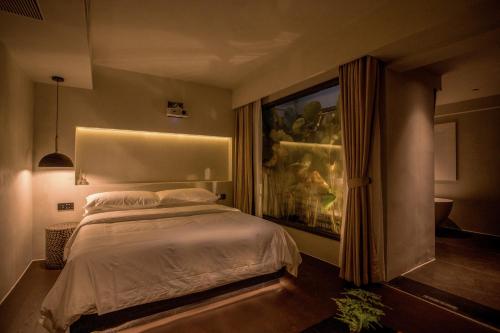 Double Room image 3