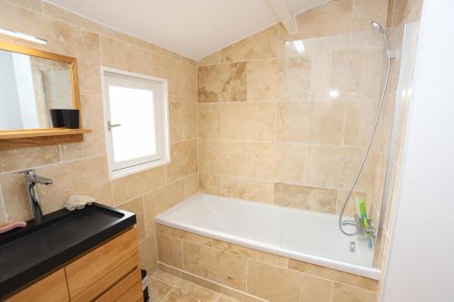 Holiday Home image 9