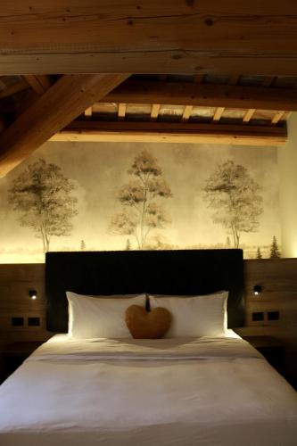 Double or Twin Room with Mountain View