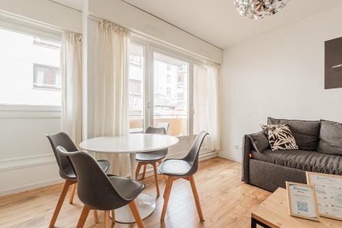 One-Bedroom Apartment image 10