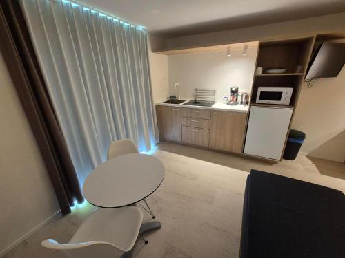 Corbie Geel Room Type - Basic Triple Room