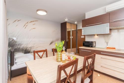 APARTAMENTY MIERZEJA - BALTIC PARK STEGNA, Studio 24m2, 500 m od plaży, Bezpłatny Meleks