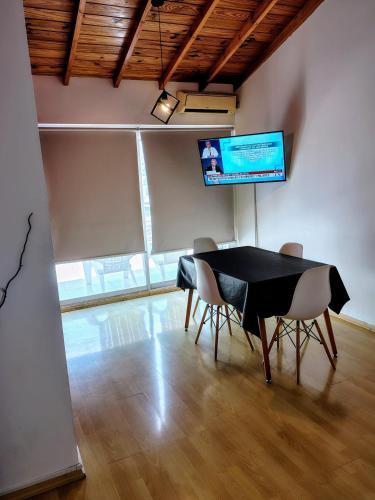 One-Bedroom Apartment image 2