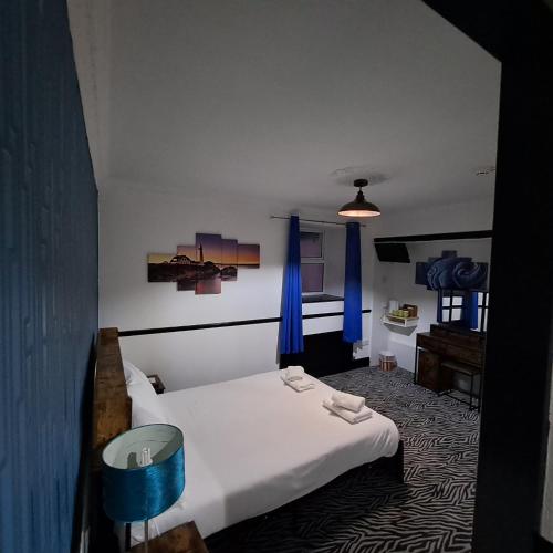 Boathouse Hotel - image 9