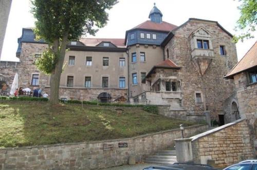 Komplettes Haus mit drei Etagen und einmaligem Bergpanorama