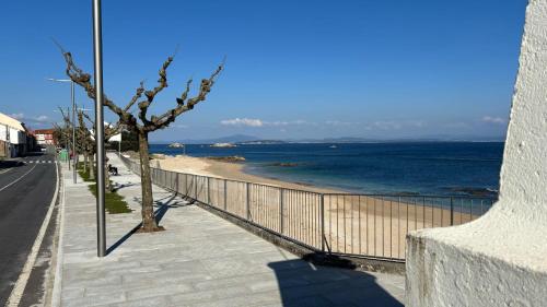 Apartamento a 50m de la playa by Cristian&Tamara"alquileres" in A Revolta