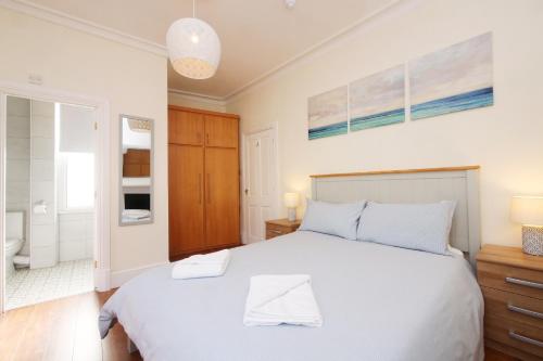 Holiday Homes in York - image 5