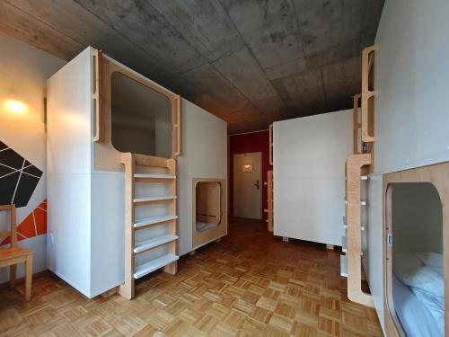 Five Elements Hostel Room Type - Single capsule with shared bathroom