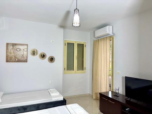 One-Bedroom Apartment image 2