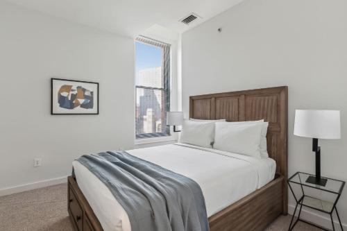 Placemakr Downtown Pittsburgh at The Pennsylvanian - image 13